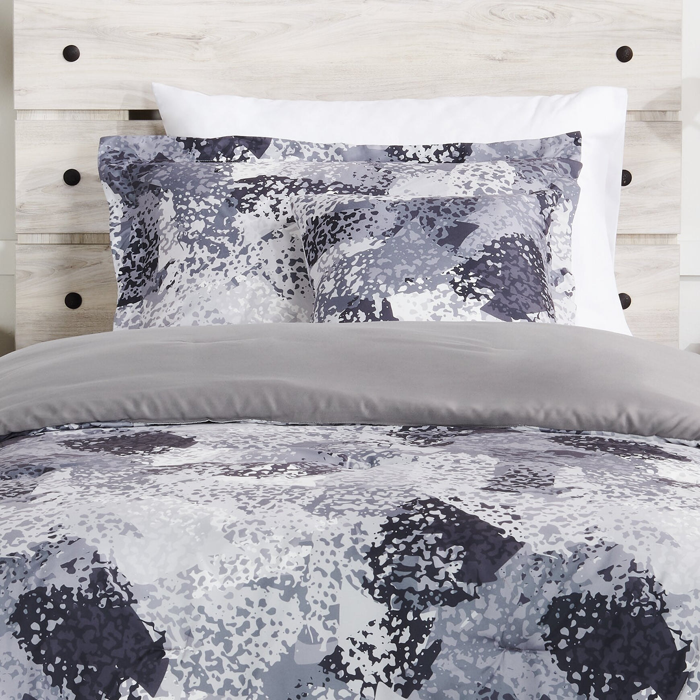 Axel 4 Piece Full Queen Comforter Set The Brick