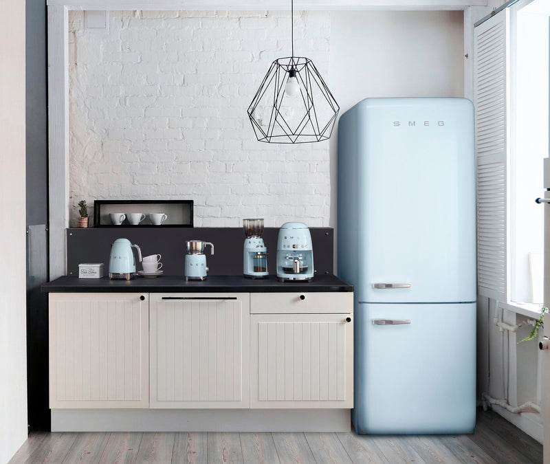 Smeg 18 Cu. Ft. Retro Bottom-Freezer Refrigerator - FAB38URPB