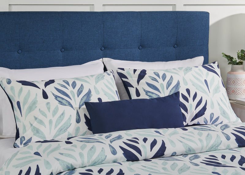 Kort & Co. Medallion 4-Piece Queen Comforter Set