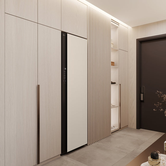 LG Styler Steam Closet with TrueSteam® Technology and Dynamic MovingHanger™ - SC5MAR4G