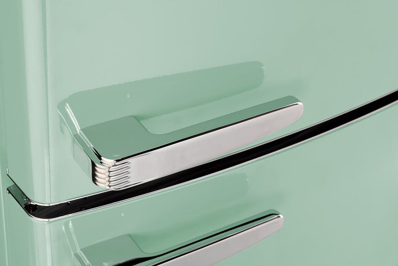 Unique Classic Retro 28\" 17 Cu Ft. Bottom Mount Refrigerator - Green - UNQ-455L LG AC