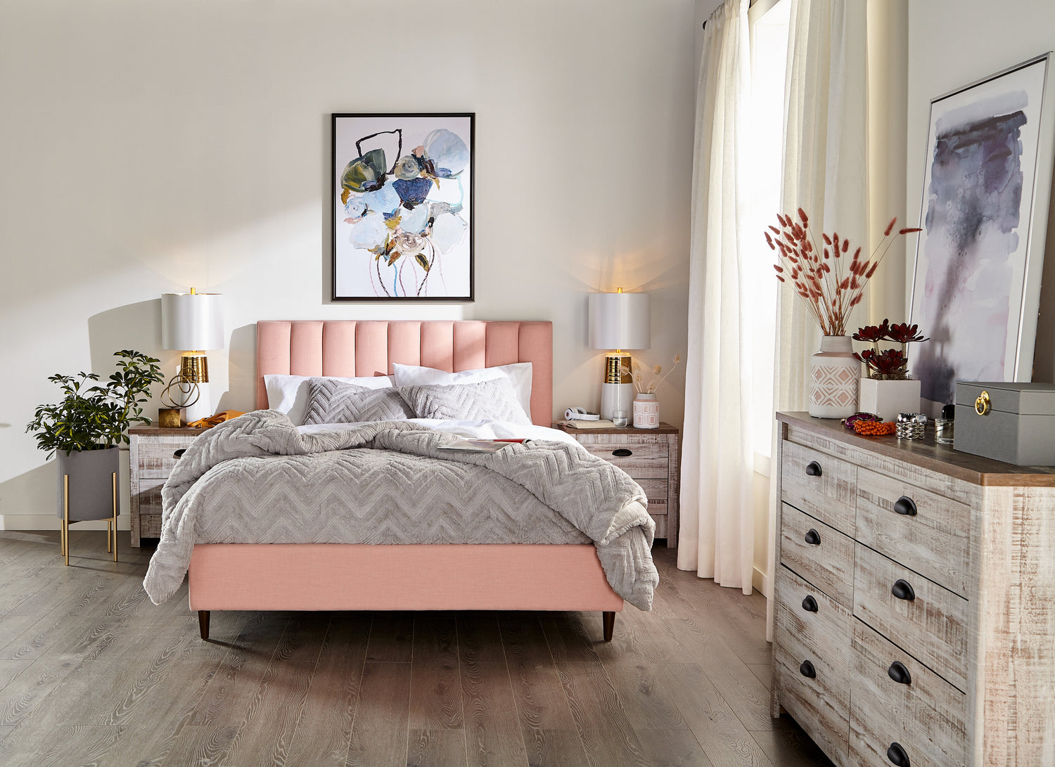 Kort Rain Upholstered Platform Bed in Pink Fabric, Tufted