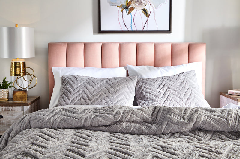 Kort & Co. Rain Upholstered Platform Bed in Pink Fabric, Tufted - Queen Size