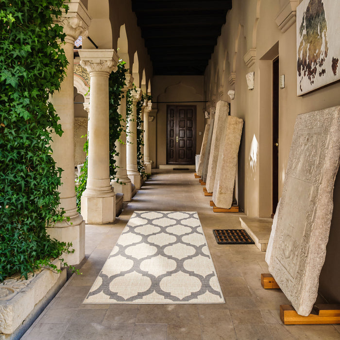 Sophie Light Grey Area Rug - 2'8\" x 4'11\"