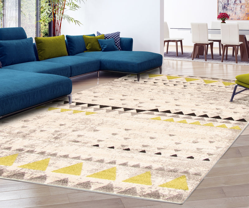 Raja Ivory-Green Area Rug - 3'11\" x 5'7\"