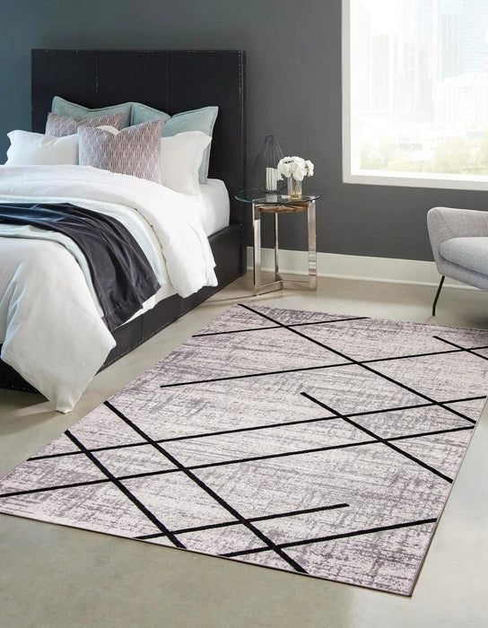 Damali Ivory/Black Machine Washable Area Rug - 8'0\" x 10'0\"