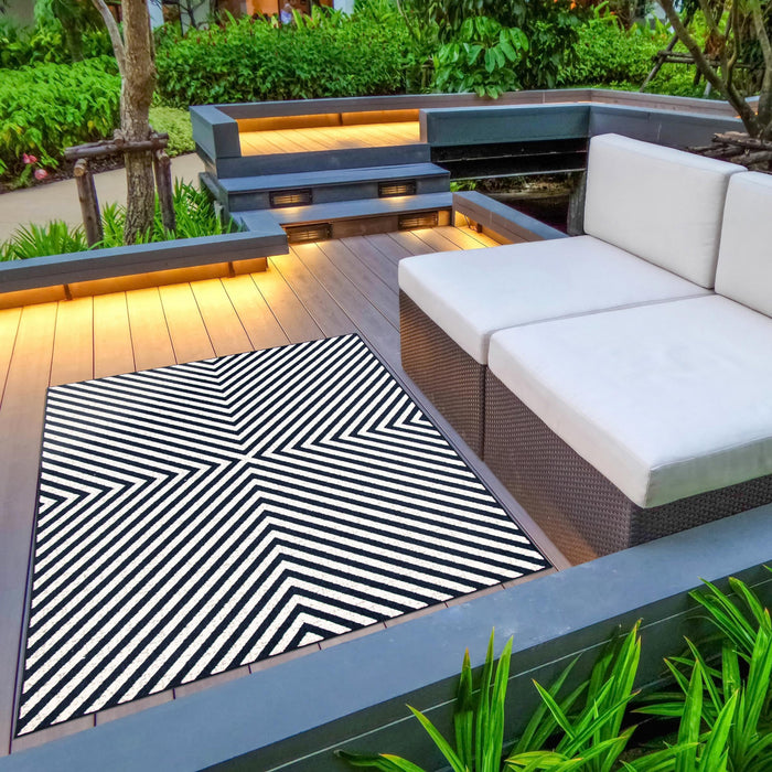 Dodie Blue-Ivory 4'7\" x 6'7\" Area Rug