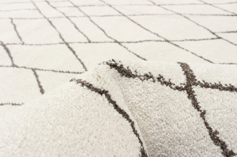 Anas Ivory Area Rug - 5'3\" x 7'3\"