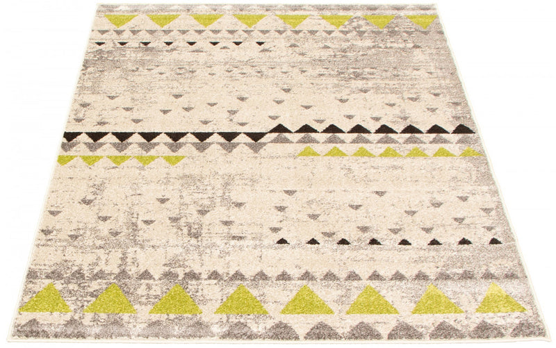 Raja Ivory-Green Area Rug - 3'11\" x 5'7\"
