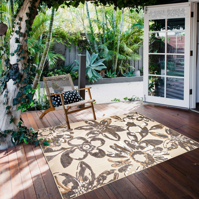 Angie Ivory Area Rug - 3'11\" X 5'7\" 