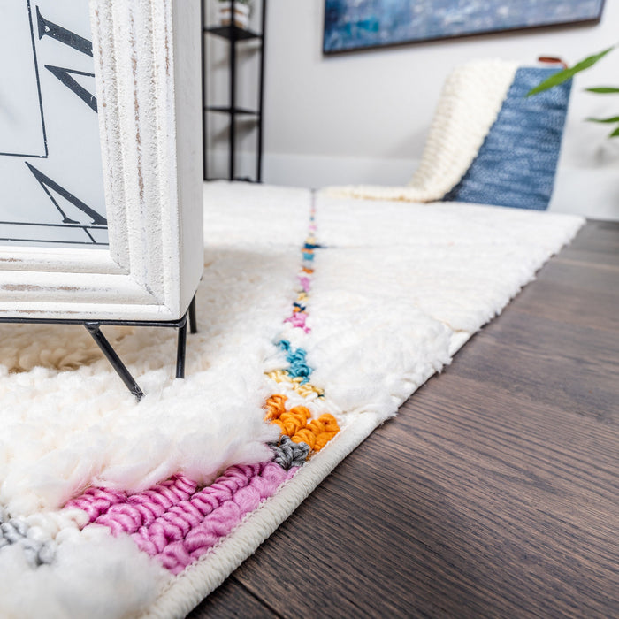 Lola Lattice Large 7x10 Area Rug