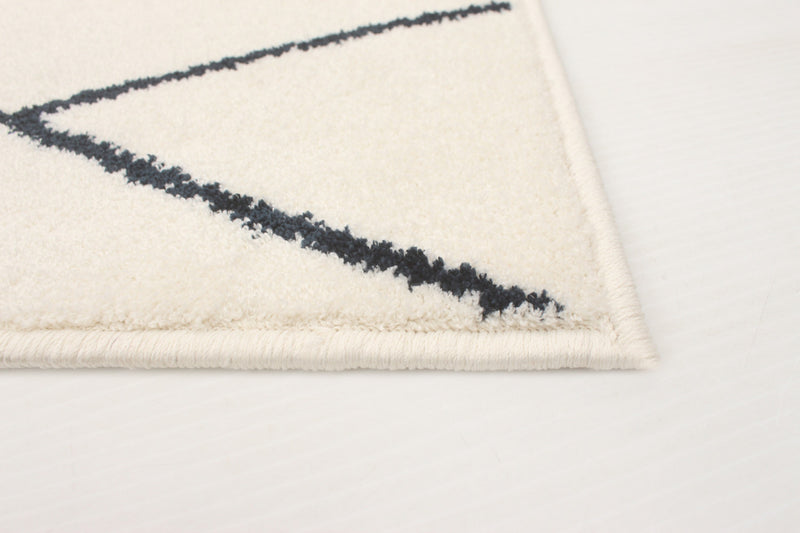 August White-Navy 6'7\" x 9'6\" Area Rug