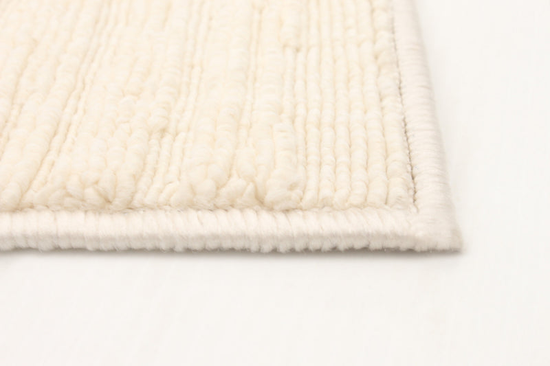 Eadda Ivory 4'7\" x 6'7\" Area Rug