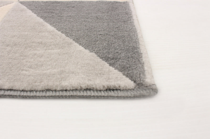 Nuria Black 5'3\" x 7'7\" Area Rug
