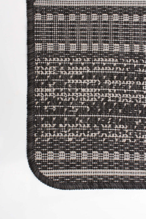 Wileen Black Area Rug - 2'2\" X 3'11\" 