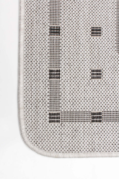 Clementine Grey Area Rug - 4'4\" X 6'5\" 