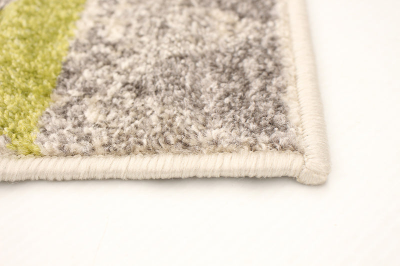 Raja Ivory-Green Area Rug - 3'11\" x 5'7\"