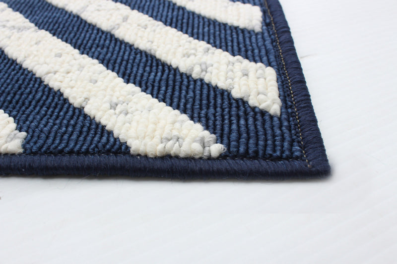 Dodie Blue-Ivory 3'11\" x 5'7\" Area Rug