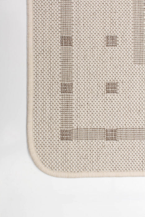 Clementine Ivory Area Rug - 4'4\" X 6'5\" 