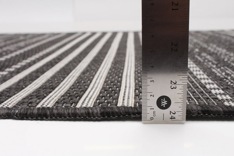 Wileen Black Area Rug - 2'2\" X 3'11\" 