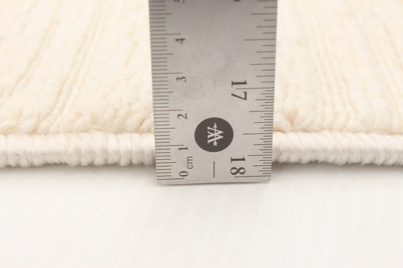 Eadda Ivory 4'7\" x 6'7\" Area Rug