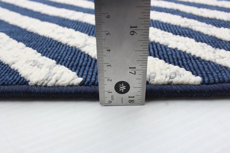 Dodie Blue-Ivory 4'7\" x 6'7\" Area Rug