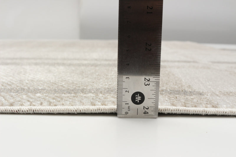 Roma Ivory Machine Washable Area Rug - 5'0\" x 7'0\"