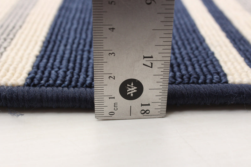 Talya Navy 5'3\" x 7'7\" Area Rug