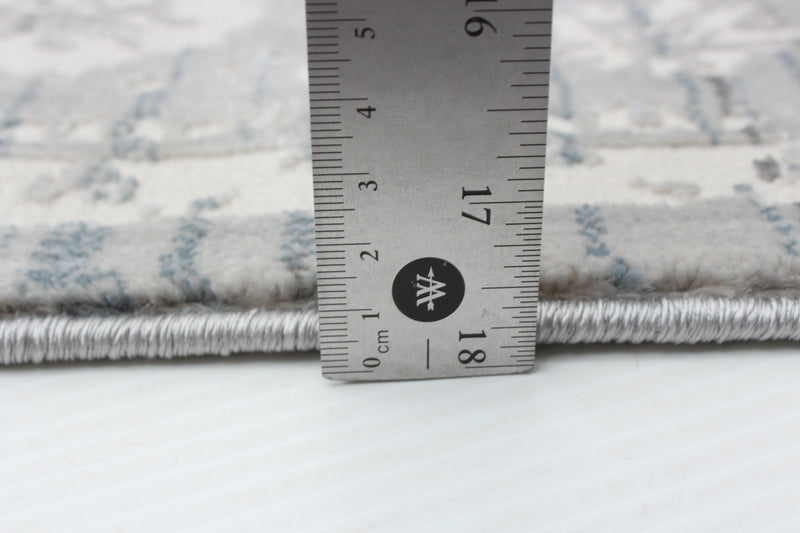 Shaleigh Cream, Grey Rug 5'3\" X 7'3\" Area Rug