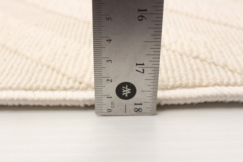 Dodie Ivory 4'7\" x 6'7\" Area Rug