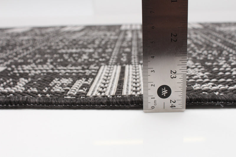 Joni Black Area Rug - 2'2\" X 3'11\" 