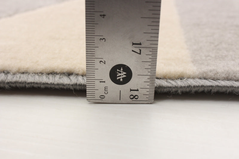 Nuria Black 5'3\" x 7'7\" Area Rug