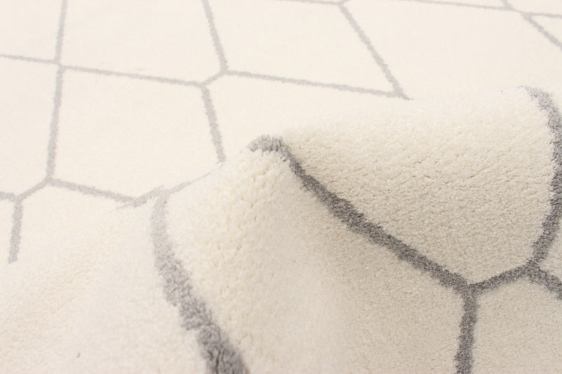 August White-Grey 6'7\" x 9'6\" Area Rug