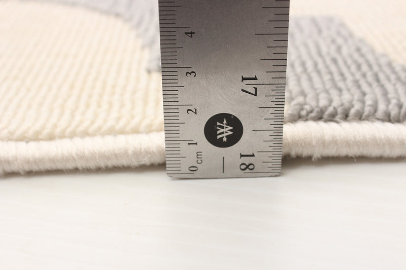 Sophie Light Grey Area Rug - 5'3\" x 7'7\"
