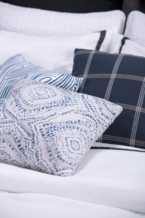 Distressed Medallion Accent Pillow – Off-White, Blue and White