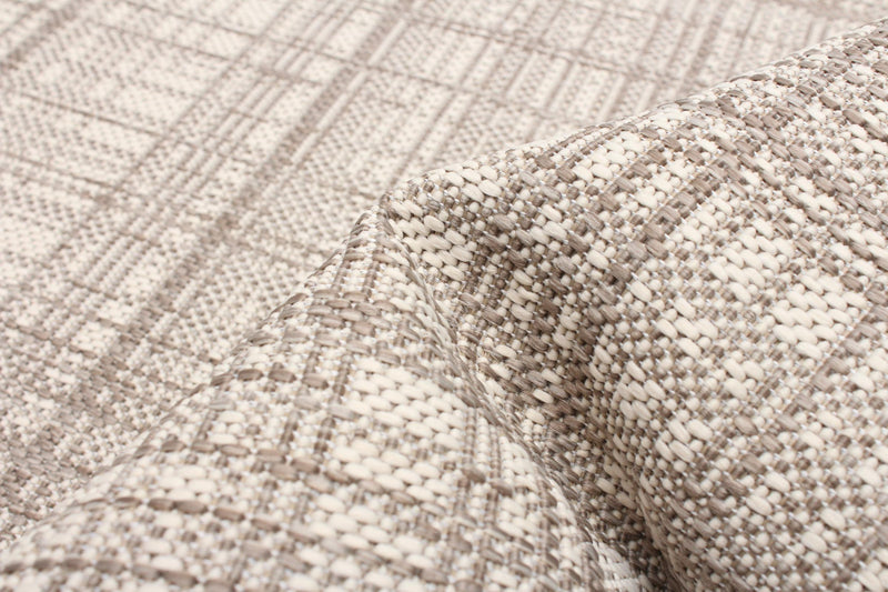 Panthea Ivory Area Rug - 4'4\" X 6'5\" 