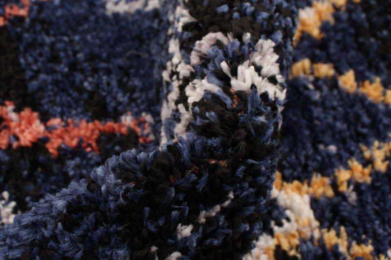 Makondo Classic Navy Blue Area Rug - 6'7\" x 9'6\"