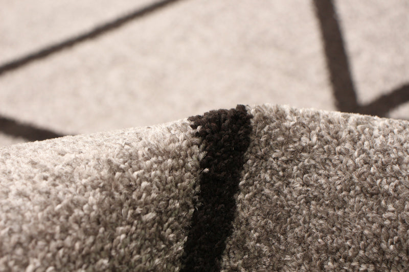 Anandi Grey-Brown Area Rug - 3'11\" x 5'7\"