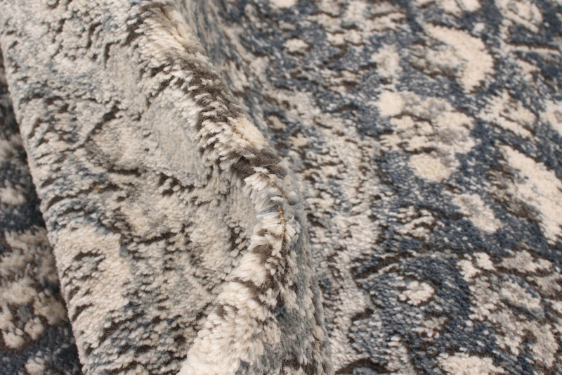 Octavian Tabriz Grey Area Rug - 2'7\" x 8'2\"