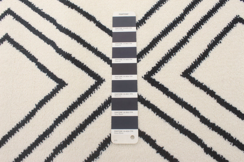 August Geod White-Navy 5'3\" x 7'3\" Area Rug