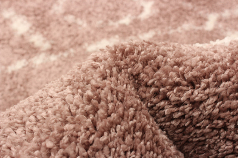 Serafina Pink Shag 3'11\" x 6'0\" Area Rug