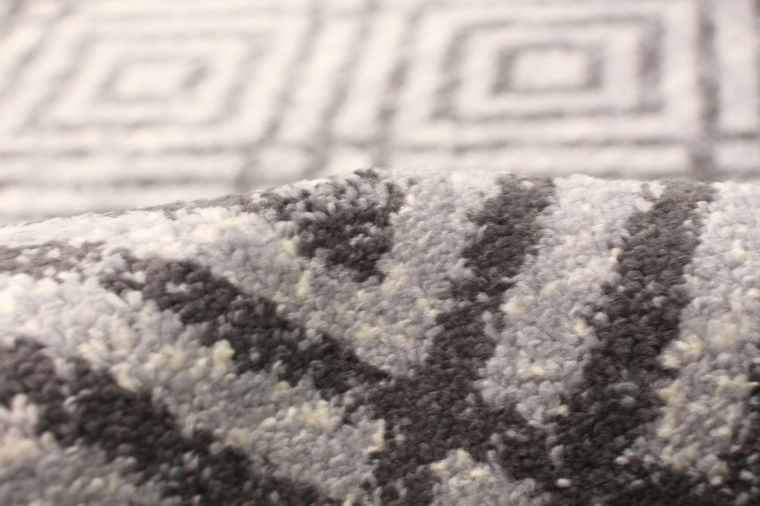 Electra Anthracite Area Rug - 5'3