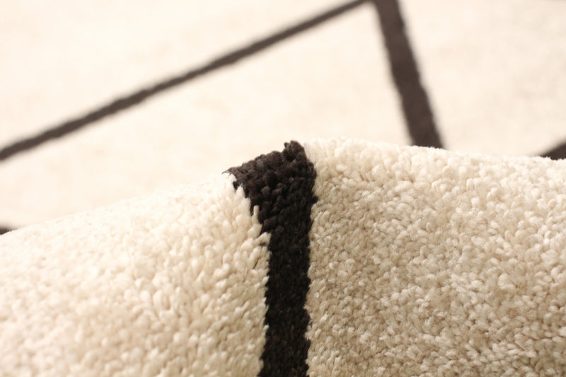 Anandi Ivory-Brown Area Rug - 3'11\" x 5'7\"