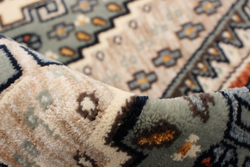 Quincy Taupe Area Rug - 7'10\" x 10'2\"