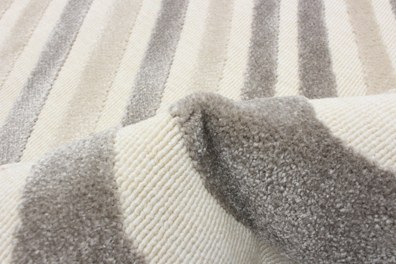 Nikkos Ivory 2'8\" x 4'11\" Area Rug