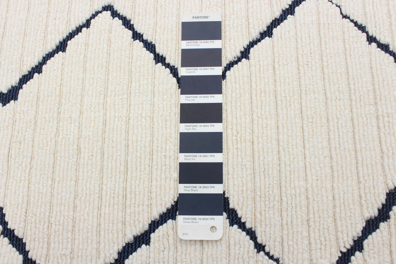 Kimi Blue-Ivory 2'8\" x 4'11\" Area Rug