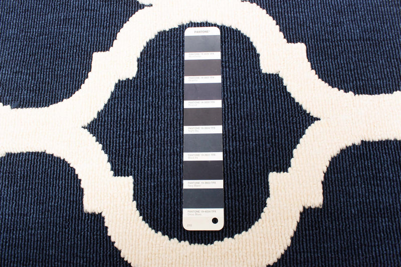 Sophie Ivory-Navy Area Rug - 5'3\" x 7'7\"