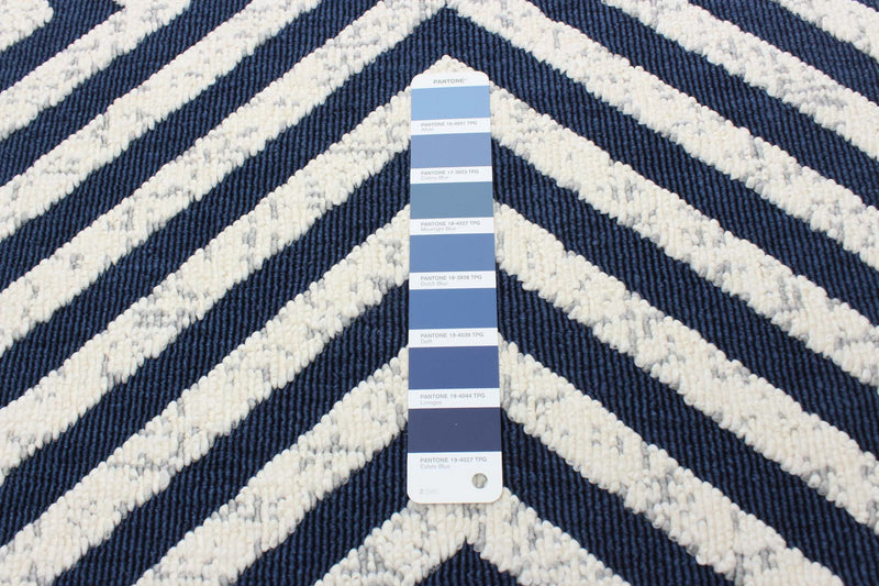 Dodie Blue-Ivory 4'7\" x 6'7\" Area Rug