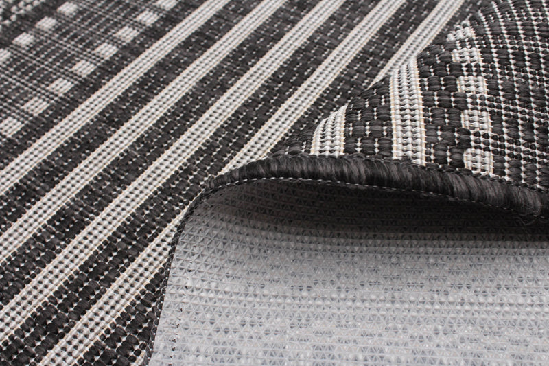 Wileen Black Area Rug - 2'2\" X 3'11\" 