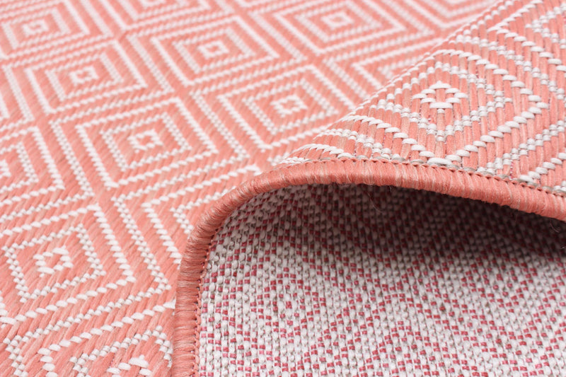 Neisha Diamond Coral Rug 5'3\" X 7'3\" Area Rug